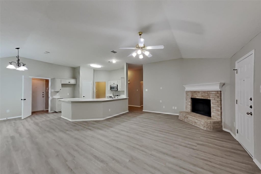 1822 Cancun Drive - Photo 2