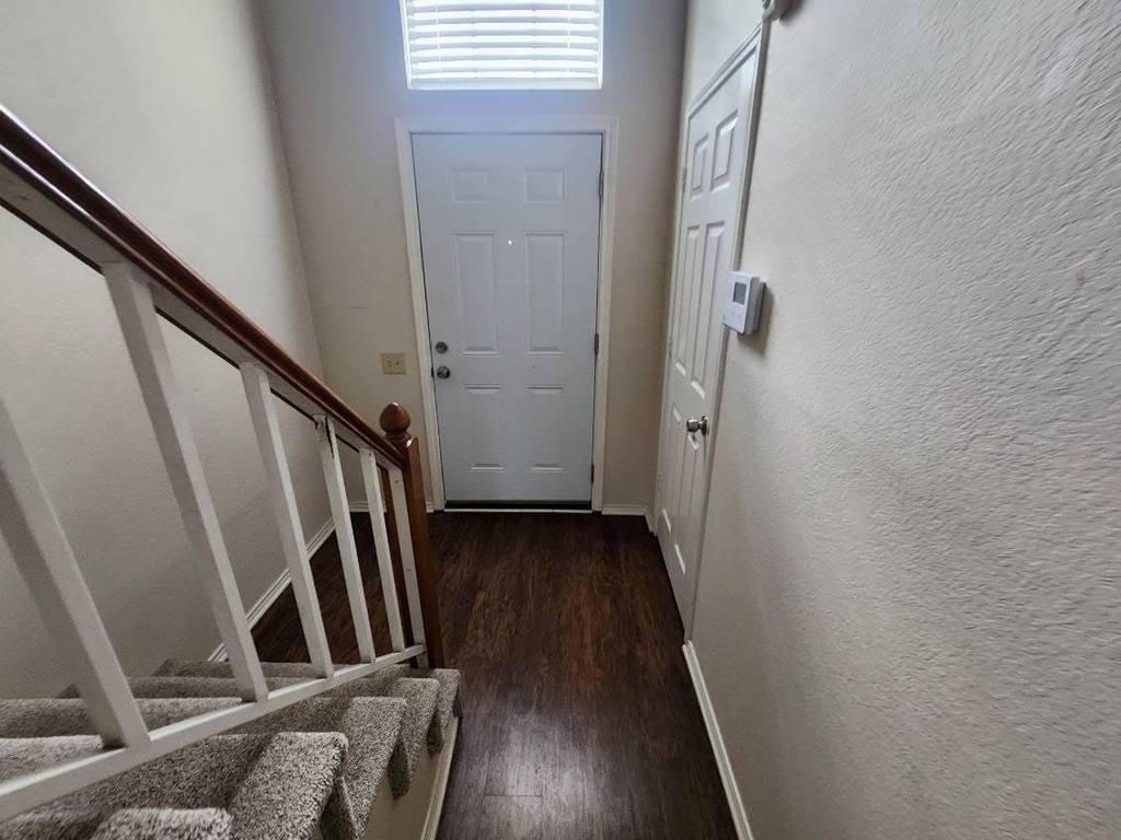 1503 Maybrook Court - Photo 9