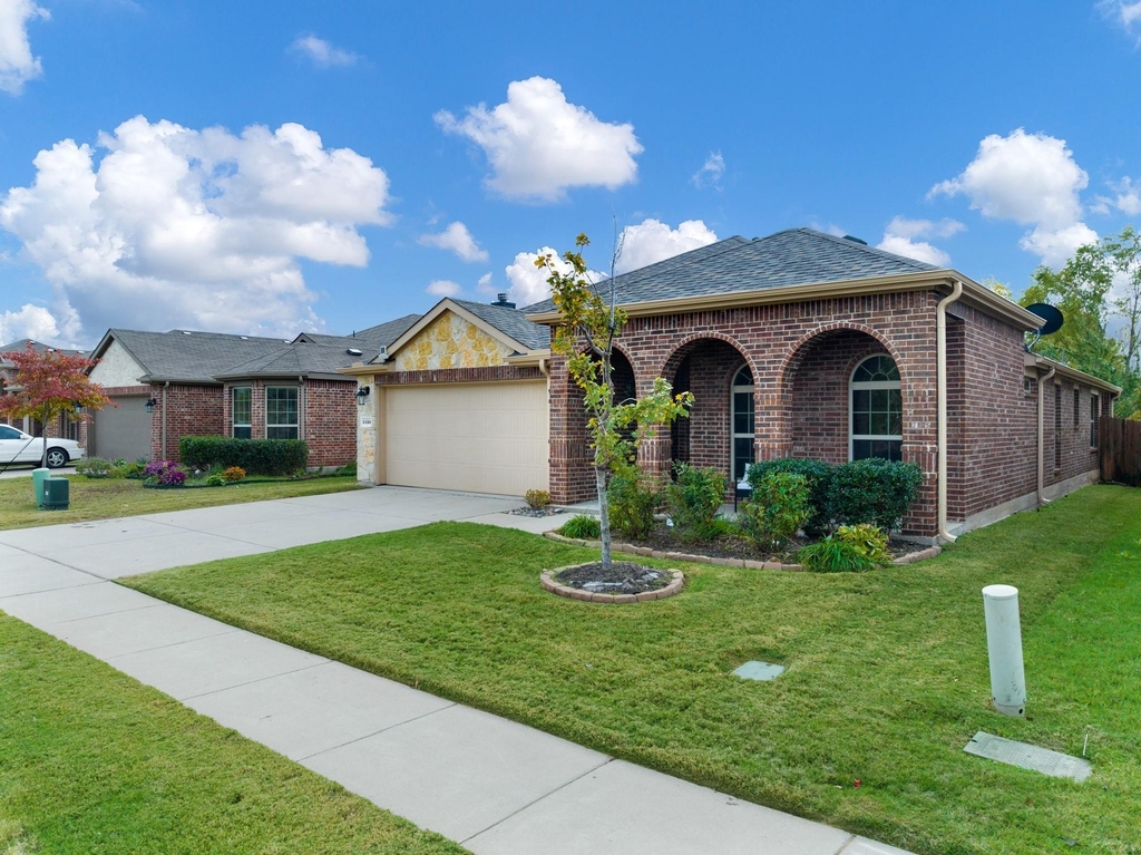 1120 Cheyenne Drive - Photo 2