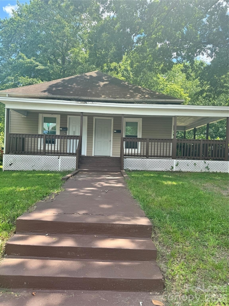 617 Pinoca Street - Photo 0