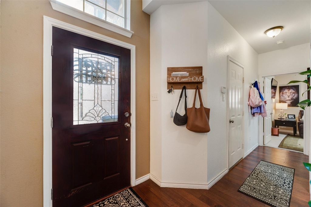 9109 Hawley Drive - Photo 4