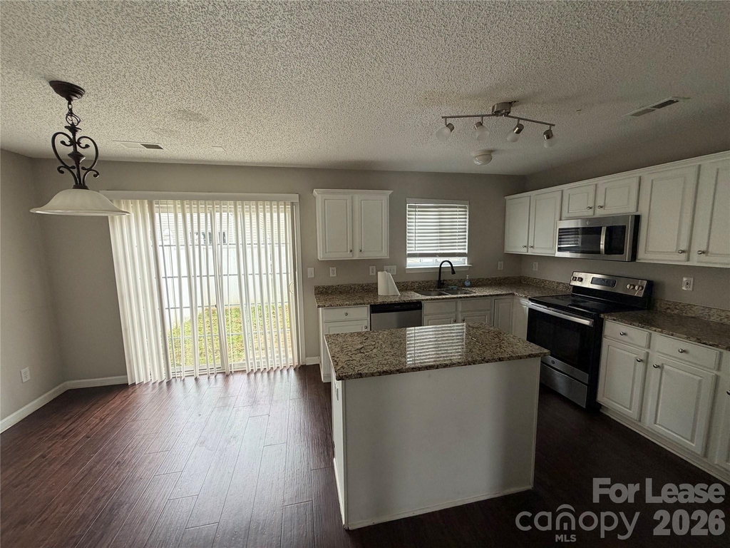 9530 Drains Bay Court - Photo 4