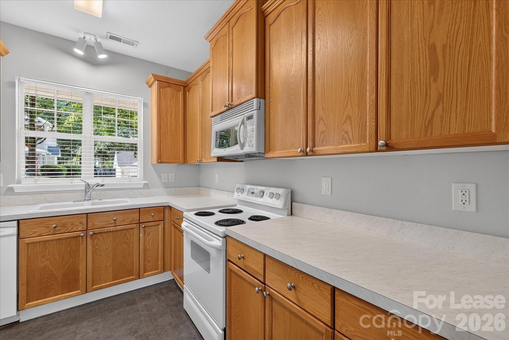21412 Aftonshire Drive - Photo 3