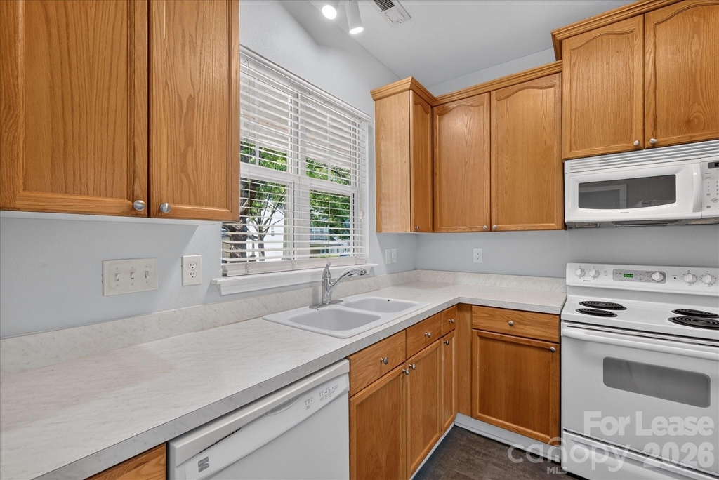 21412 Aftonshire Drive - Photo 2