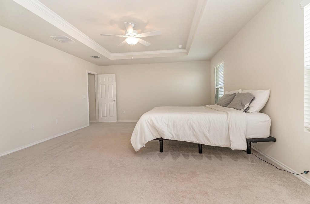 504 S Hopson Street - Photo 4