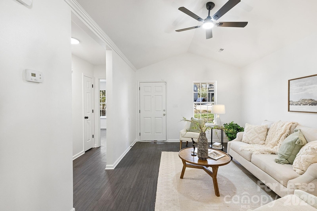 913 Tennyson Drive - Photo 7