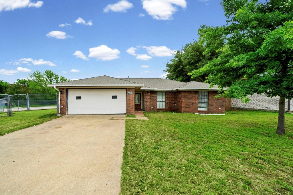 4022 William Street - Photo 0