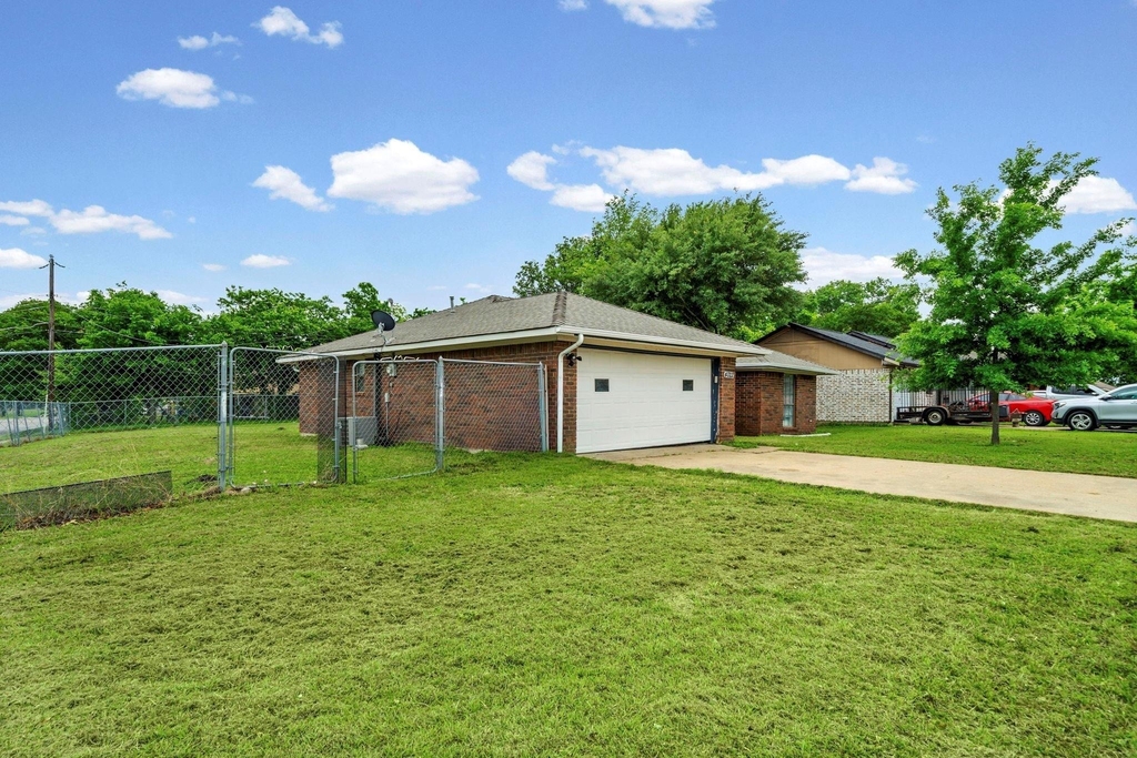 4022 William Street - Photo 1