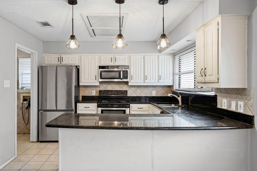 4022 William Street - Photo 6