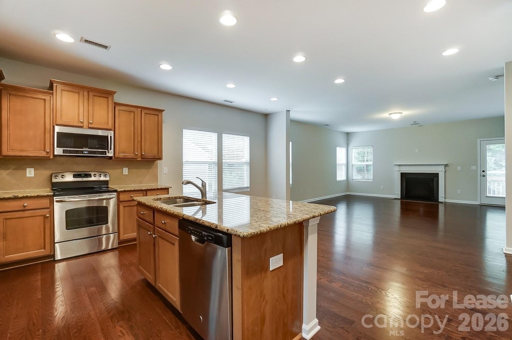 1934 Madeira Circle - Photo 36