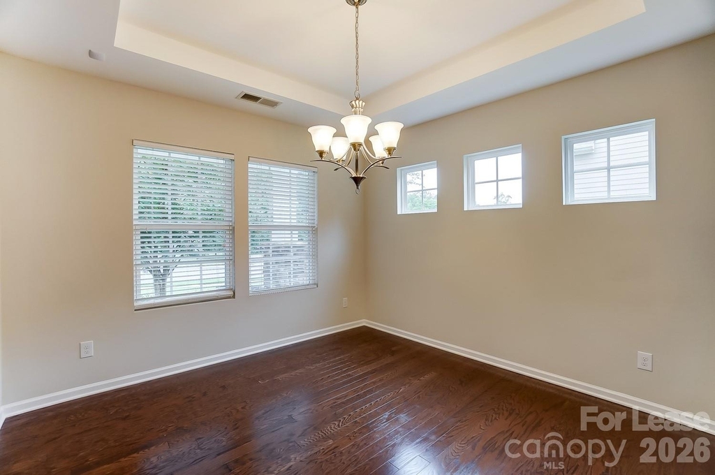 1934 Madeira Circle - Photo 13