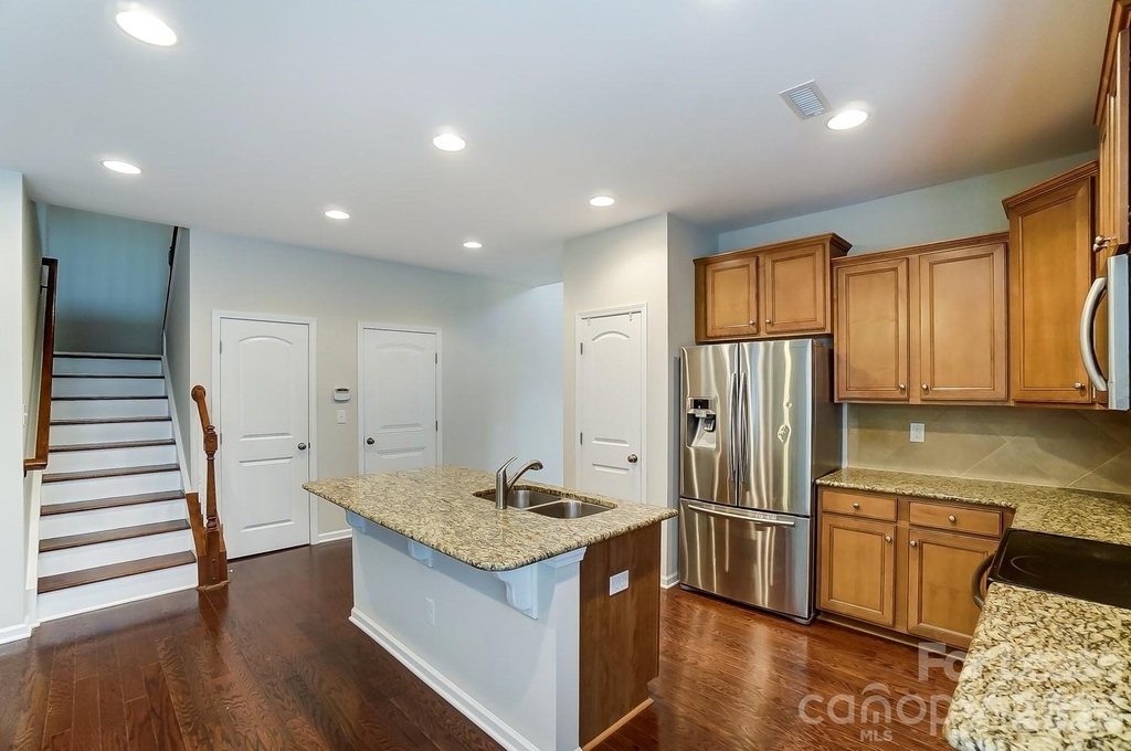 1934 Madeira Circle - Photo 12