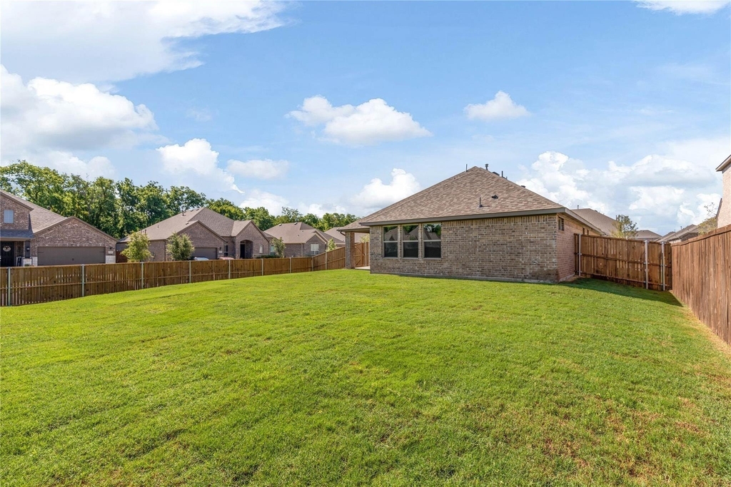 1253 Carinna Drive - Photo 5