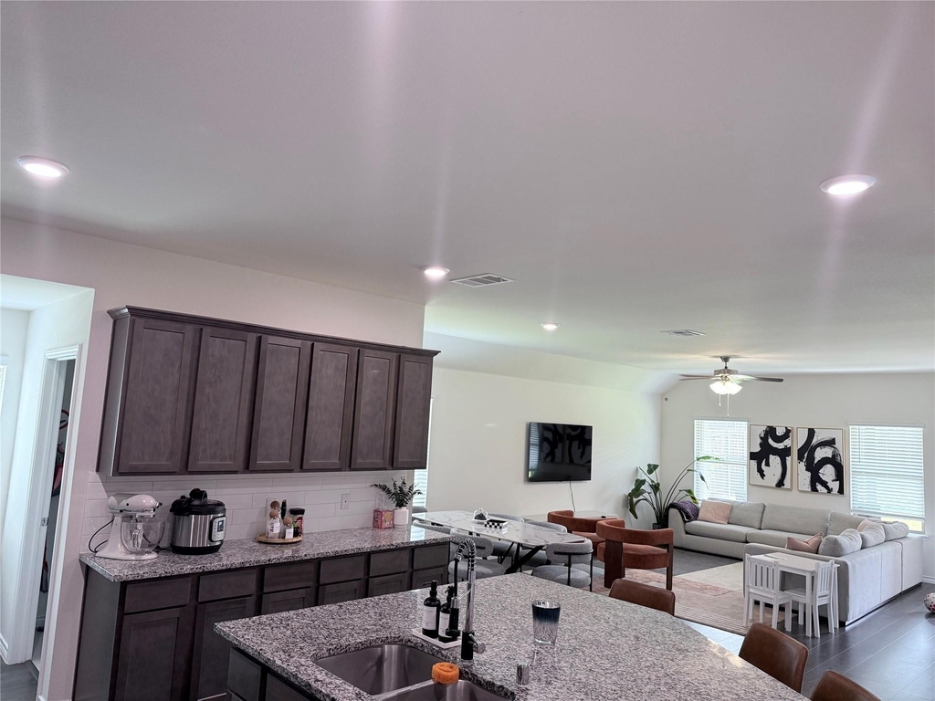 1602 Maple Ridge Drive - Photo 7