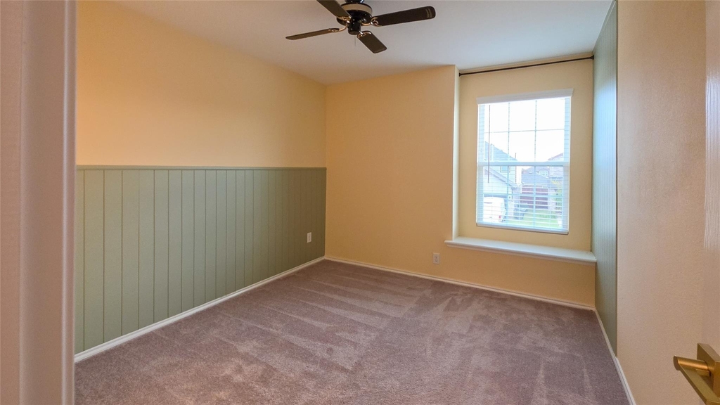 2421 Castlebar Drive - Photo 15