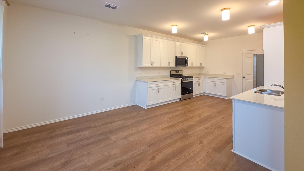 2421 Castlebar Drive - Photo 6