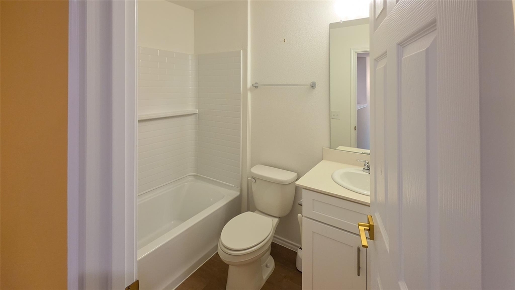 2421 Castlebar Drive - Photo 19