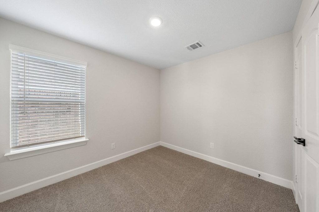 803 Princeton Heights Boulevard - Photo 6