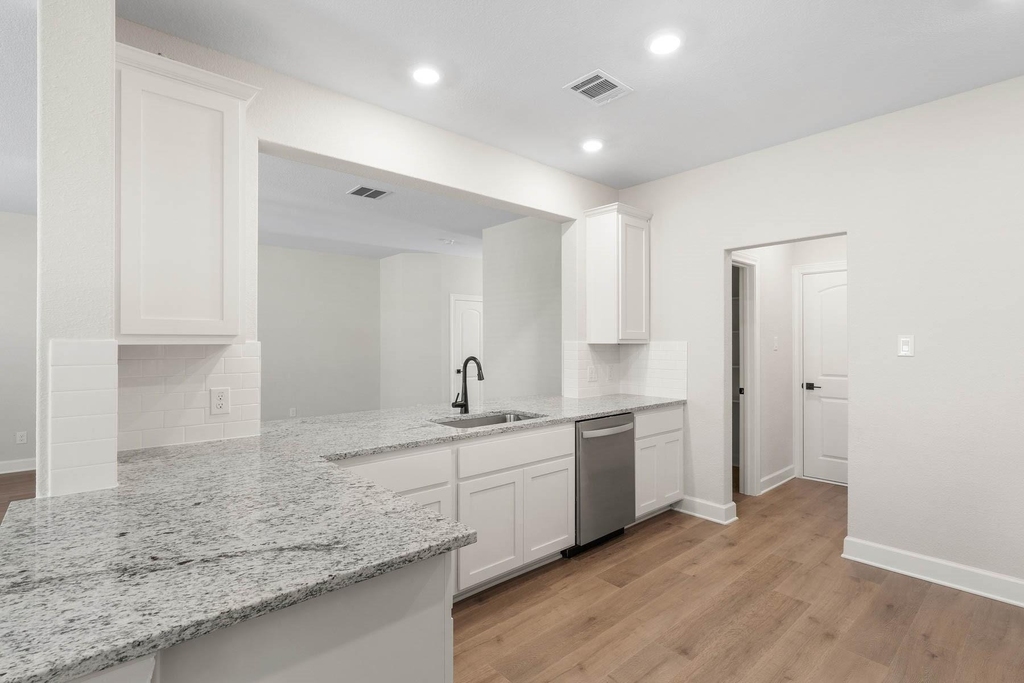 1303 Dye Boulevard - Photo 2