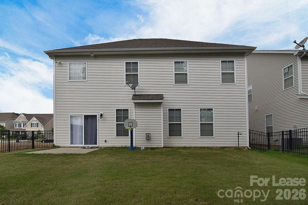 1445 Overlea Place Nw - Photo 1