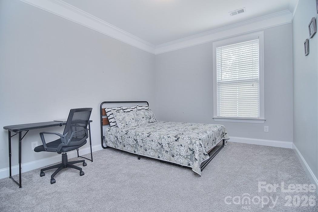 1445 Overlea Place Nw - Photo 4