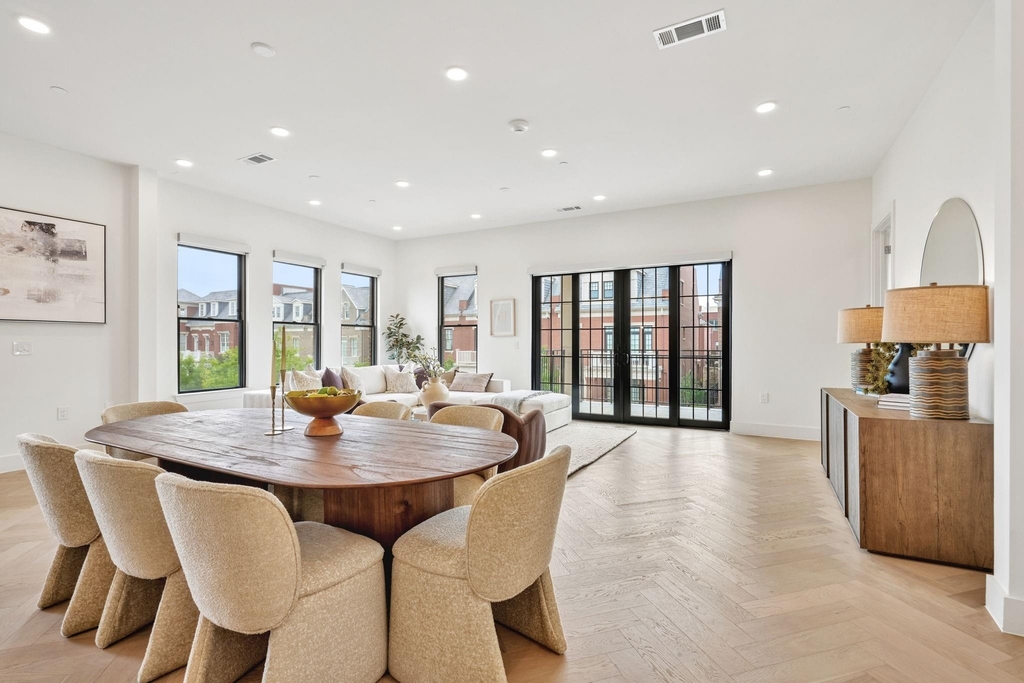 1530 Meeting Street - Photo 5