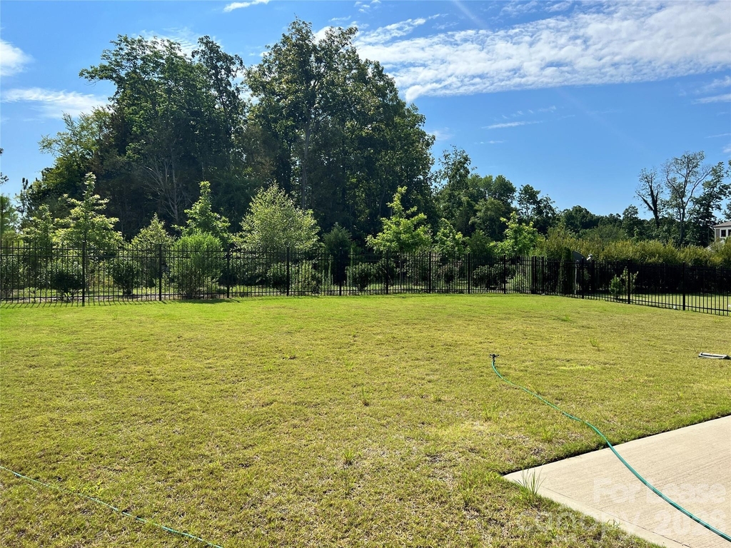 8411 Flint Hill Drive - Photo 11