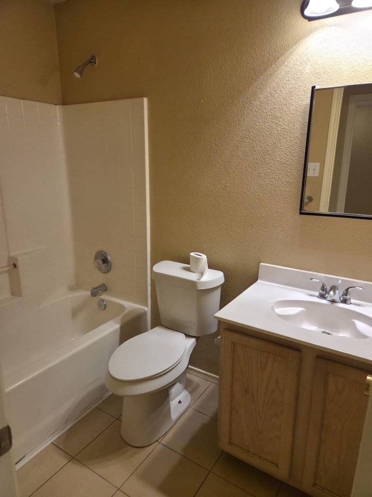8704 Hunters Creek Drive - Photo 10