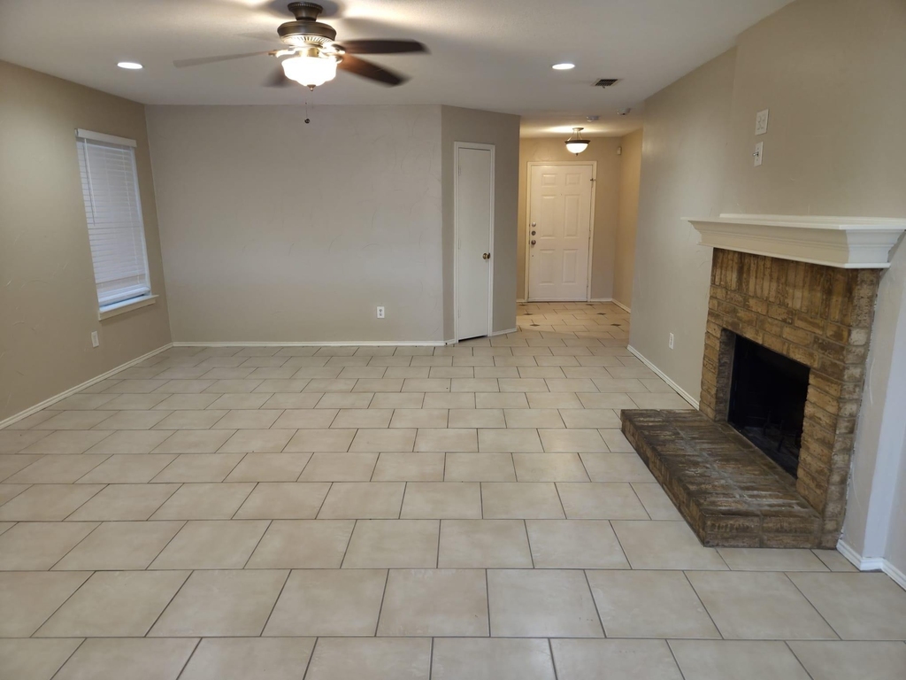 8704 Hunters Creek Drive - Photo 2