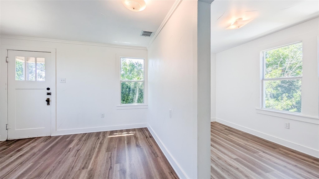 501 E Sixth Street - Photo 6