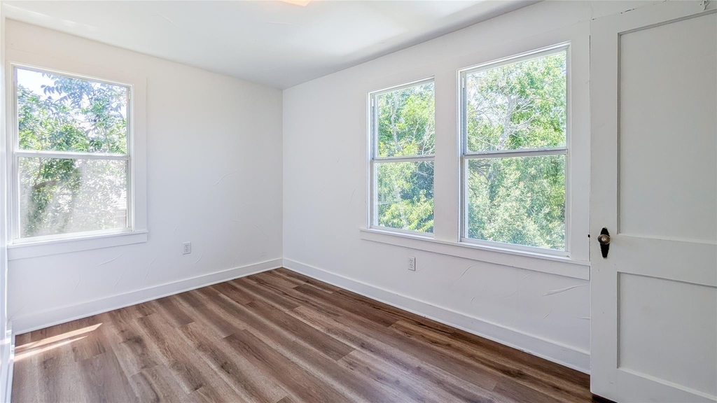 501 E Sixth Street - Photo 12