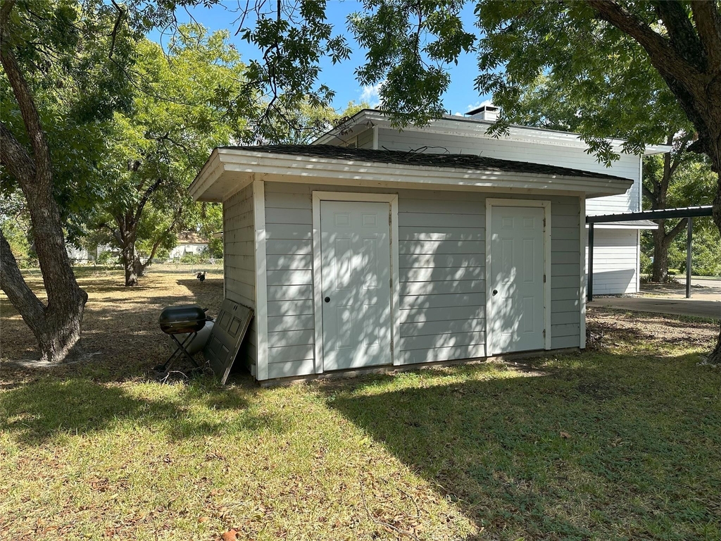 204 E Rucker Street - Photo 21