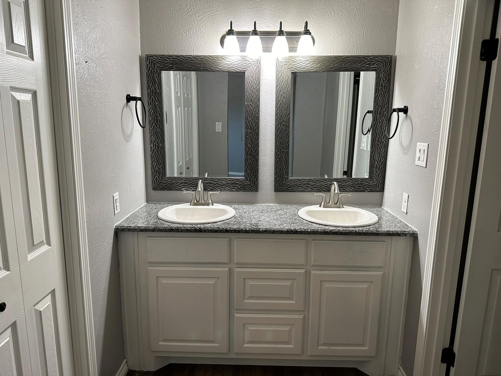 204 E Rucker Street - Photo 16