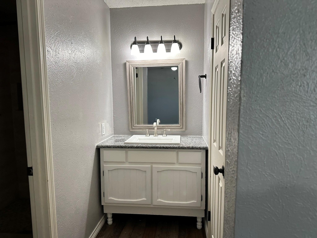 204 E Rucker Street - Photo 19
