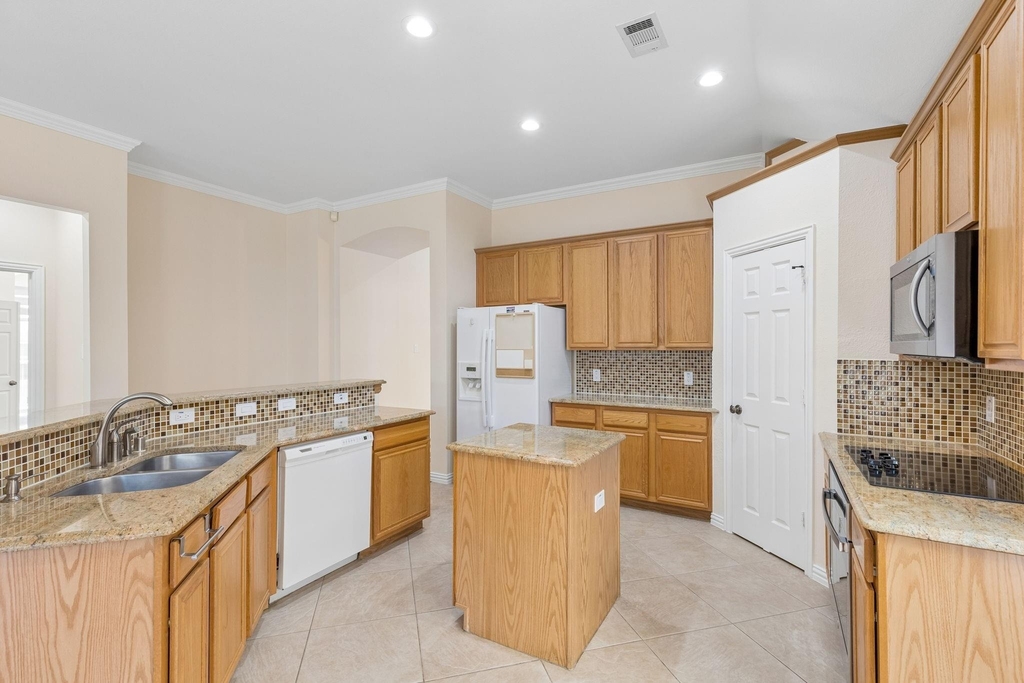1964 Camelot Drive - Photo 6
