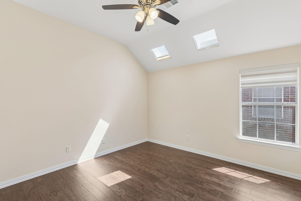 1964 Camelot Drive - Photo 19
