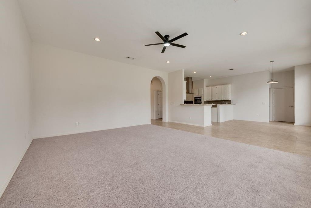 719 Parkway Boulevard - Photo 4