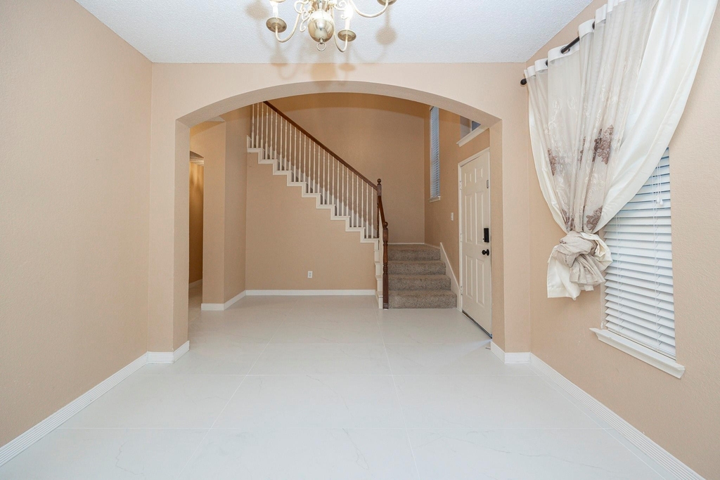 1427 Autumnmist Drive - Photo 4