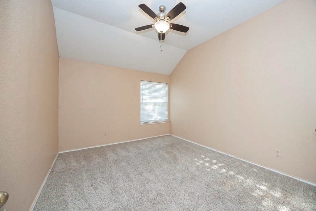 1427 Autumnmist Drive - Photo 21