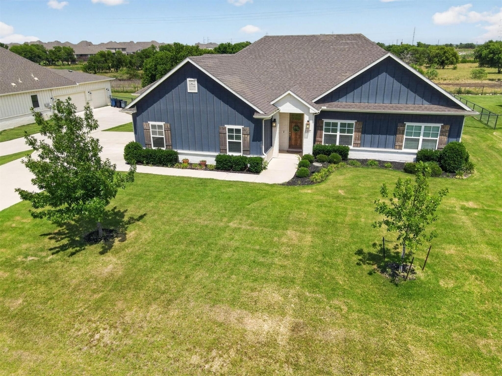 1506 Back Stretch Road - Photo 0