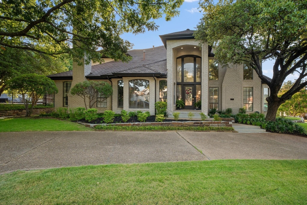 100 Krohn Court - Photo 1