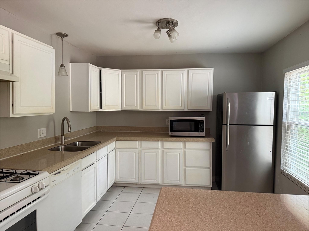 4233 Alamo - Photo 1