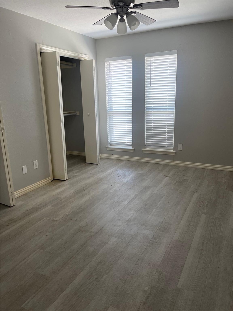 5826 Sandhurst Lane - Photo 7