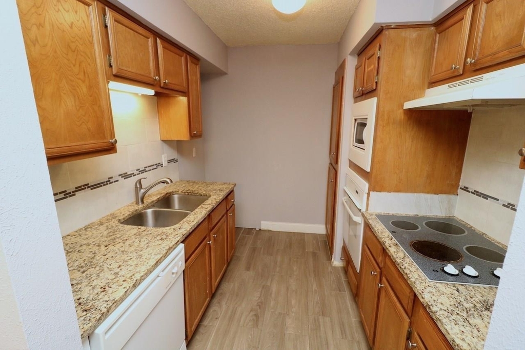 9696 Walnut Street - Photo 6