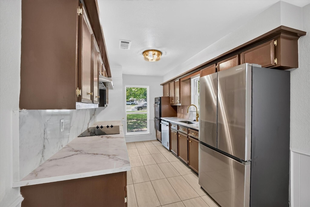 3505 Larkin Lane - Photo 2