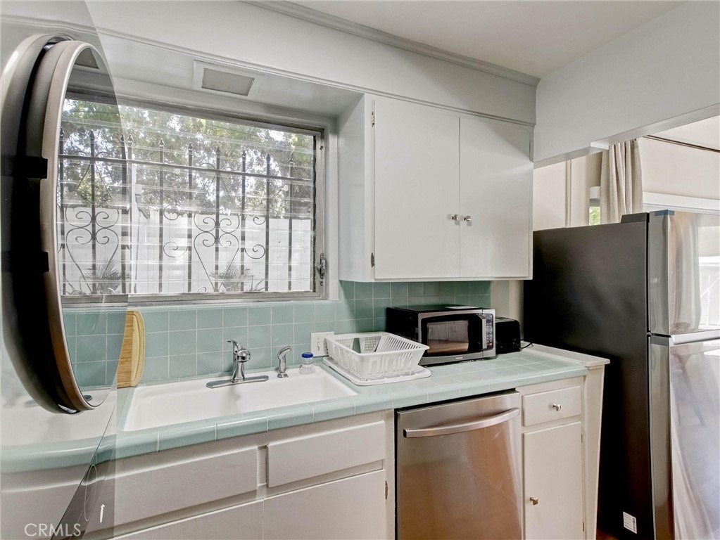 4268 Troost Avenue - Photo 8