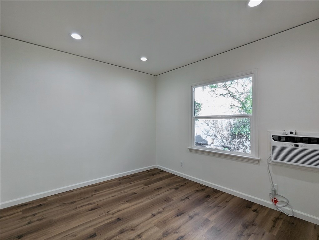 10931 Whipple Street - Photo 15