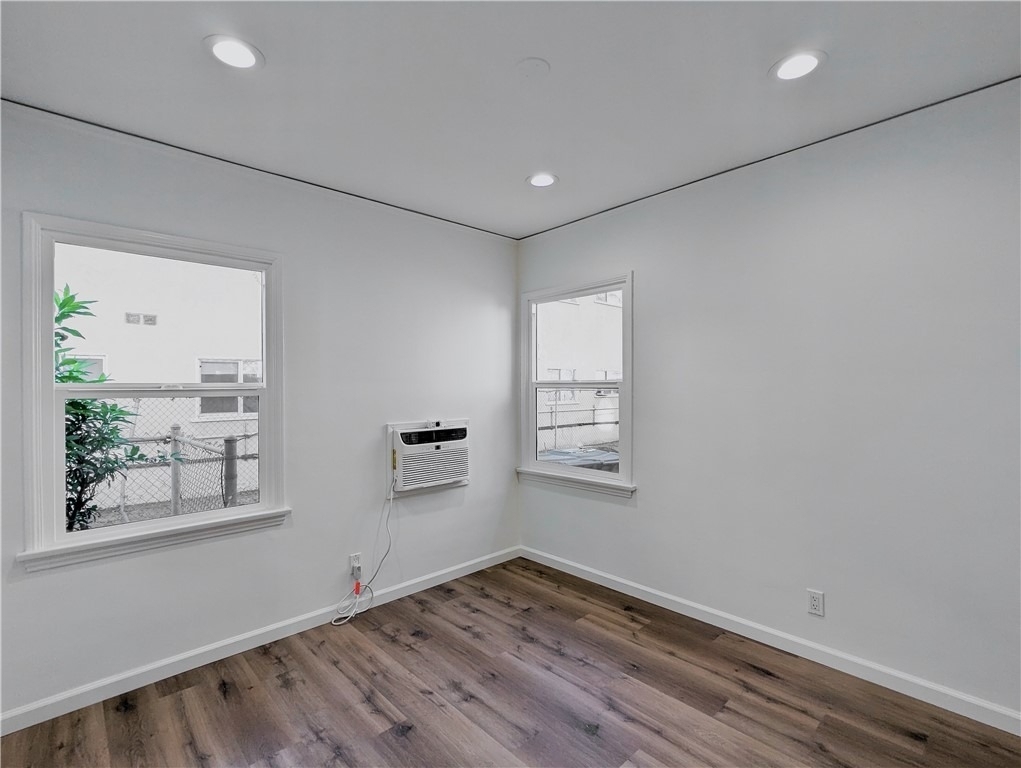 10931 Whipple Street - Photo 13
