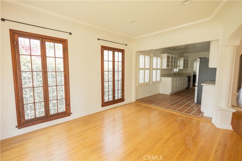446 S La Peer Drive - Photo 6
