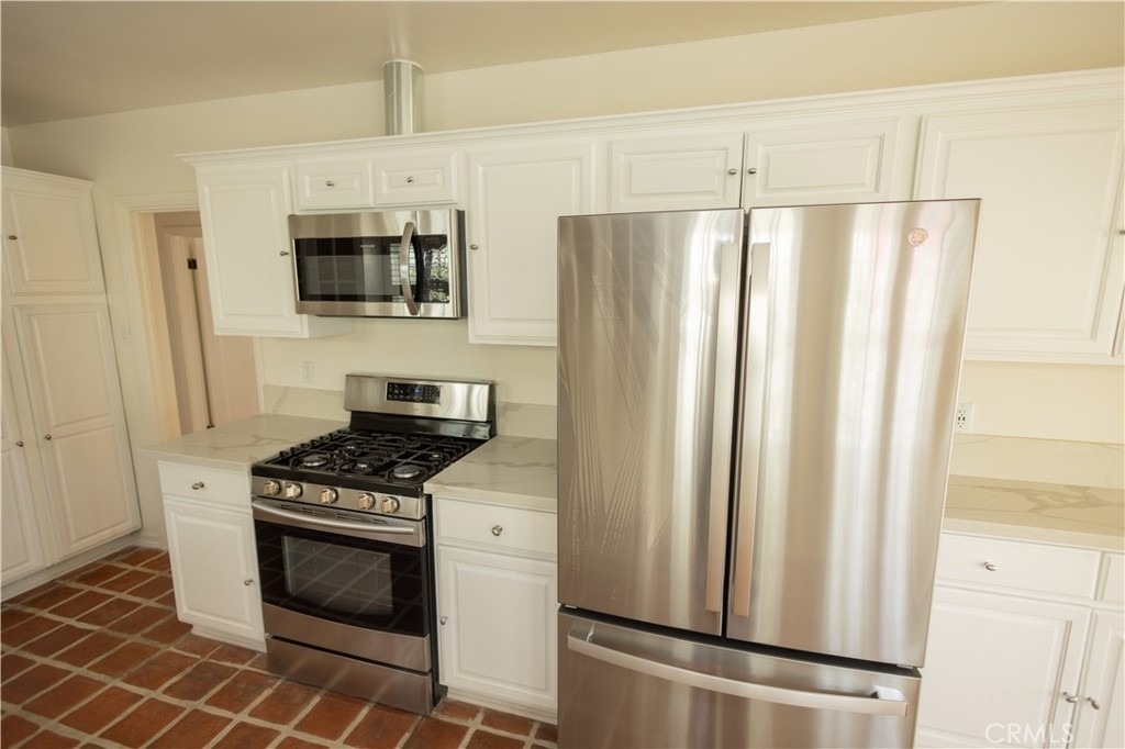 446 S La Peer Drive - Photo 11